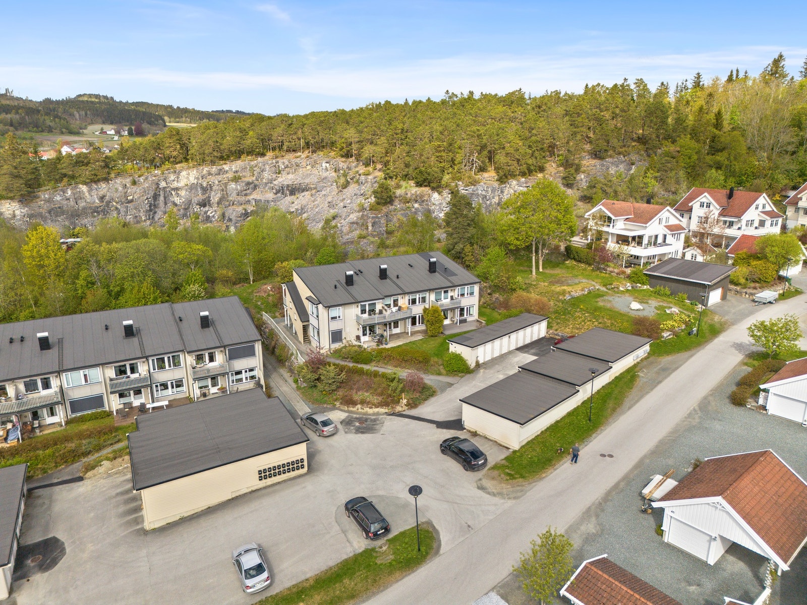 Rolig og etablert boligområde uten gjennomgangstrafikk. Galleribilde