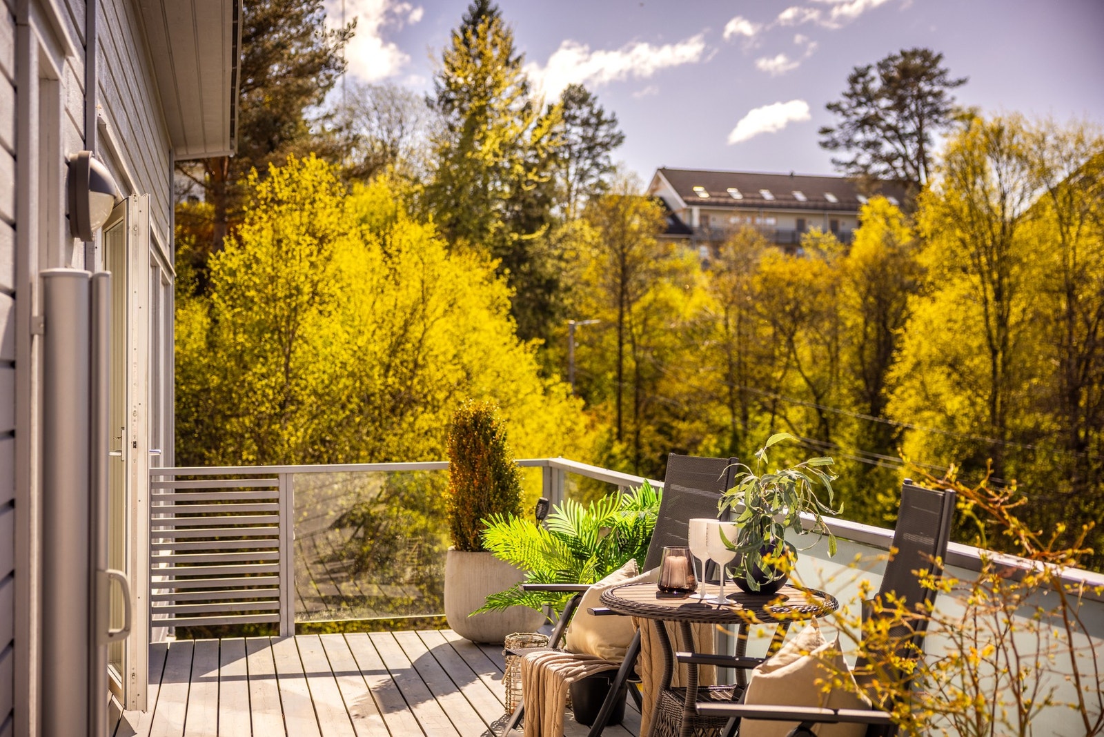 - Her kan du nyte solen lenge! - Galleribilde