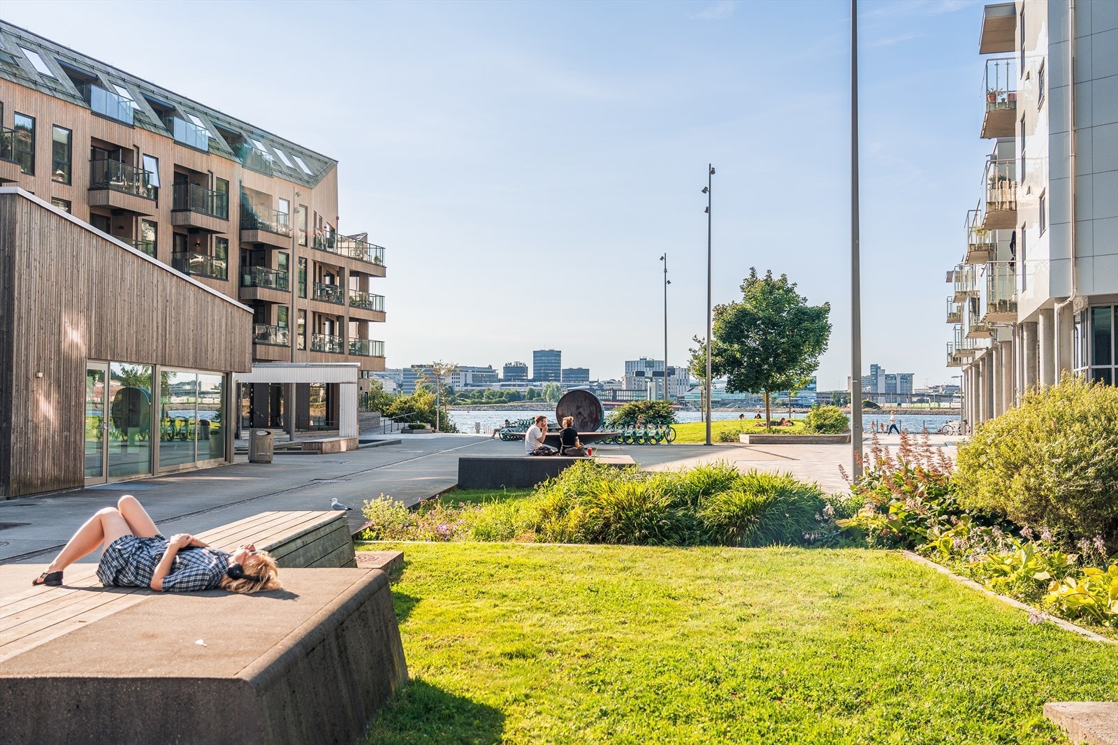 I sommer er det iskiosk på allmenningen, som er åpen hver dag i sommer. Galleribilde