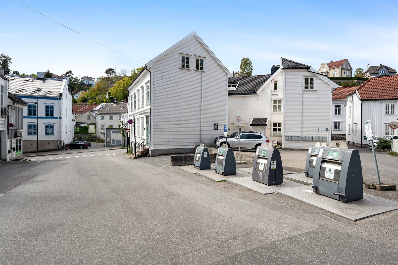 Søppelsortering i Munkegaten benyttes av sameiet. Galleribilde