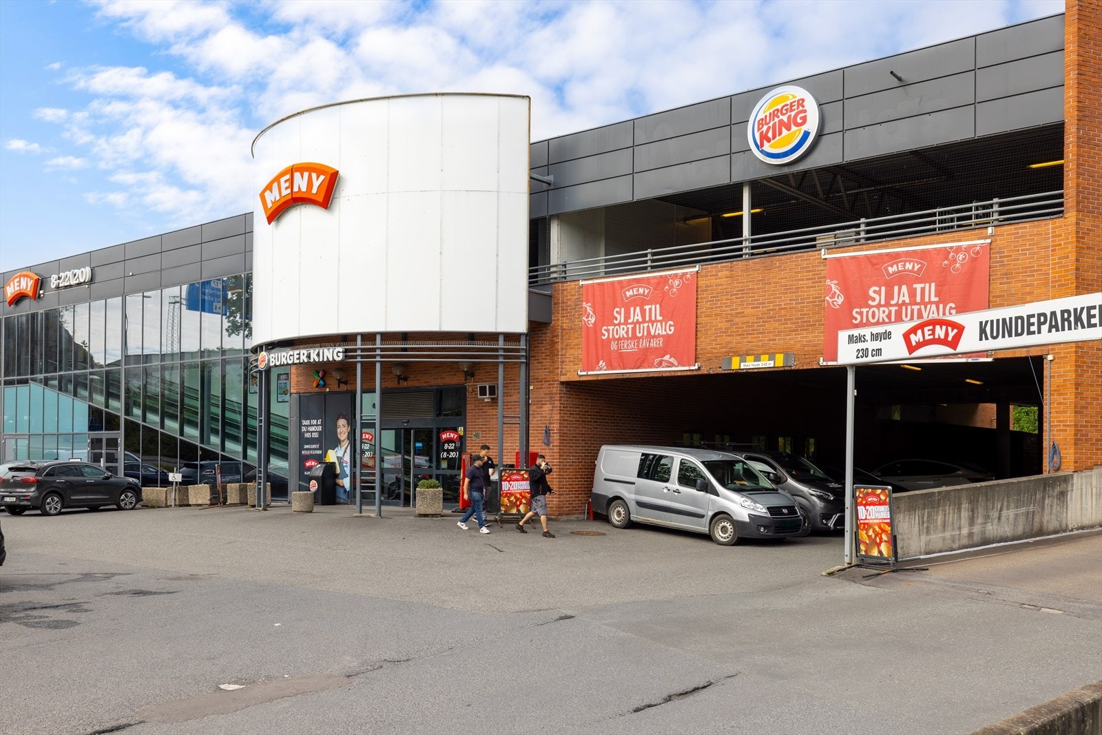 Billingstad Meny ligger i umiddelbar nærhet. Galleribilde