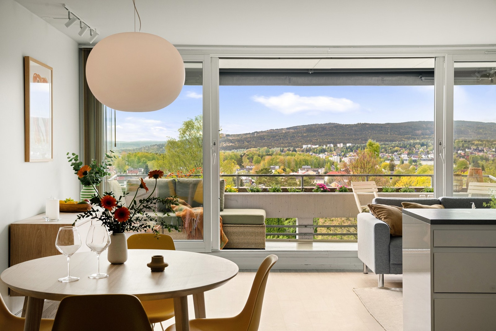 Leiligheten har en gjennomtenkt planløsning og fremstår med gode kvaliteter. Galleribilde