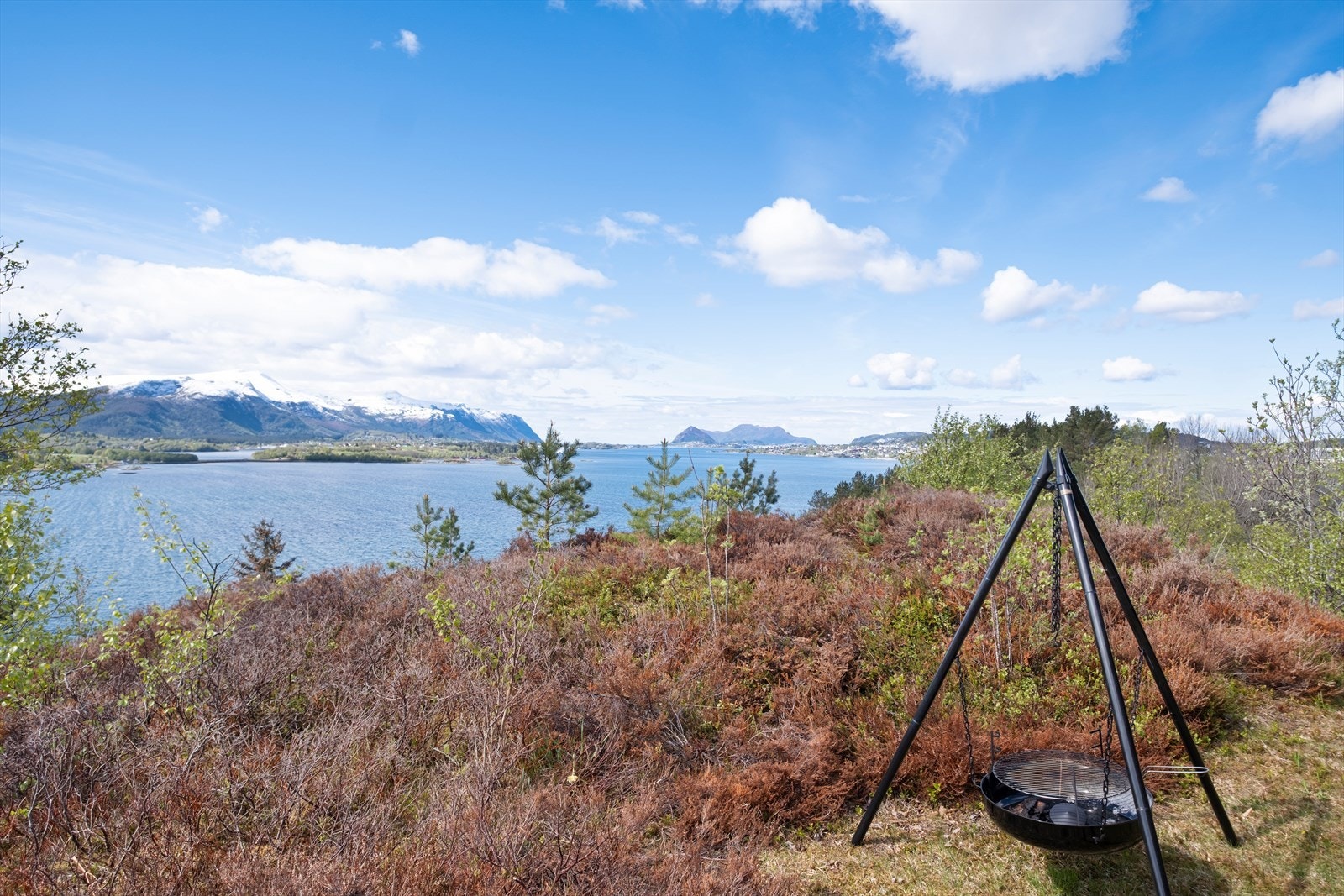 Denne eiendommen har en av byens beste utsikter. Galleribilde