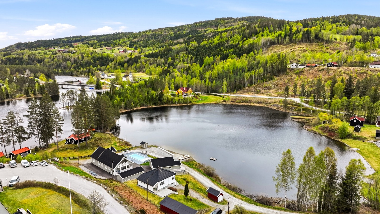 Øvre del av Tinnåa, som du ser noe av her, er kjent som en av Sør-Norges beste ørretelver, ref. iNatur.no. Galleribilde