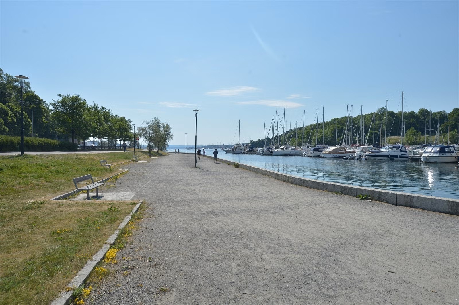 Nydelige omgivelser langs Frognerstranden. Tenk å bo så sentralt men allikevel så landlig og vakkert. Galleribilde