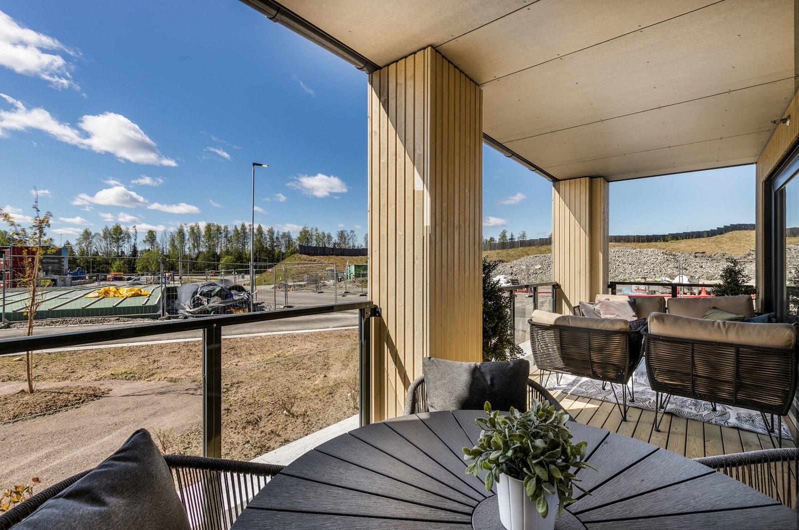 Utgang til en flott sydvestvendt balkong på 13 kvm. Galleribilde