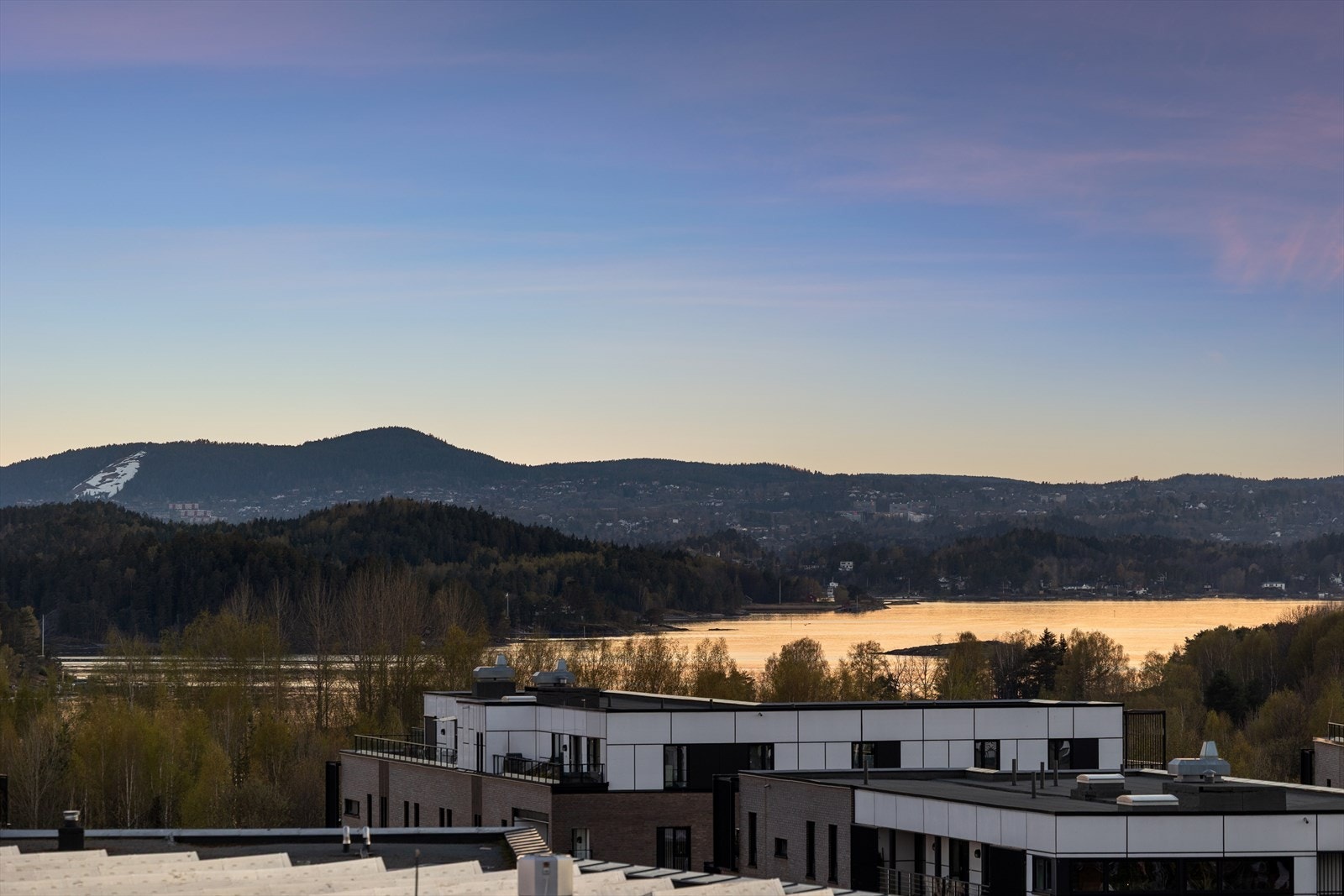 Herfra kan solnedganger nytes året rundt. Galleribilde