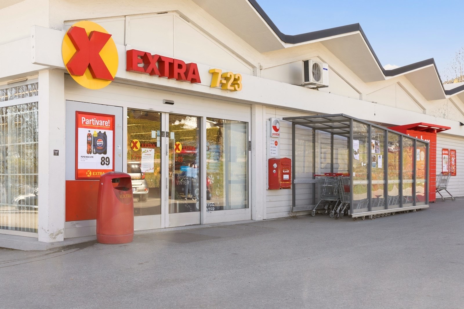 Få minutters gange fra boligen til dagligvarebutikk på Austad Galleribilde