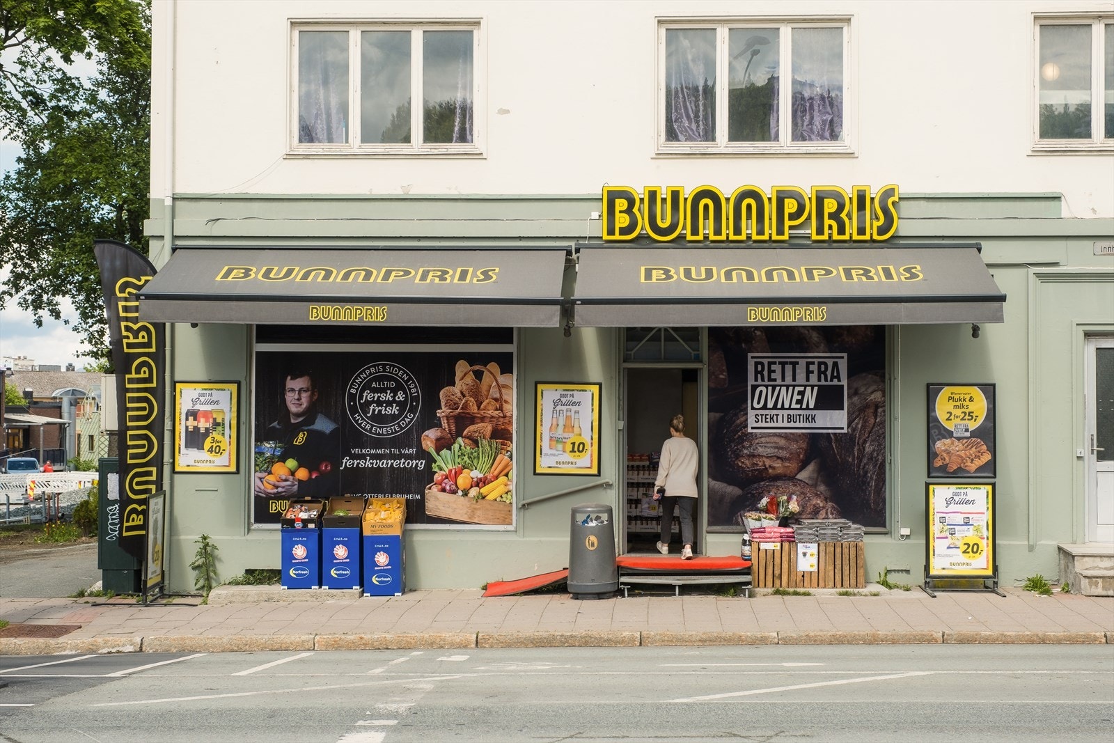 Like i nærheten finner du flere dagligvarebutikker. Det er ca. 250 meter til nærmeste dagligvare, Bunnpris Rosendal. Galleribilde