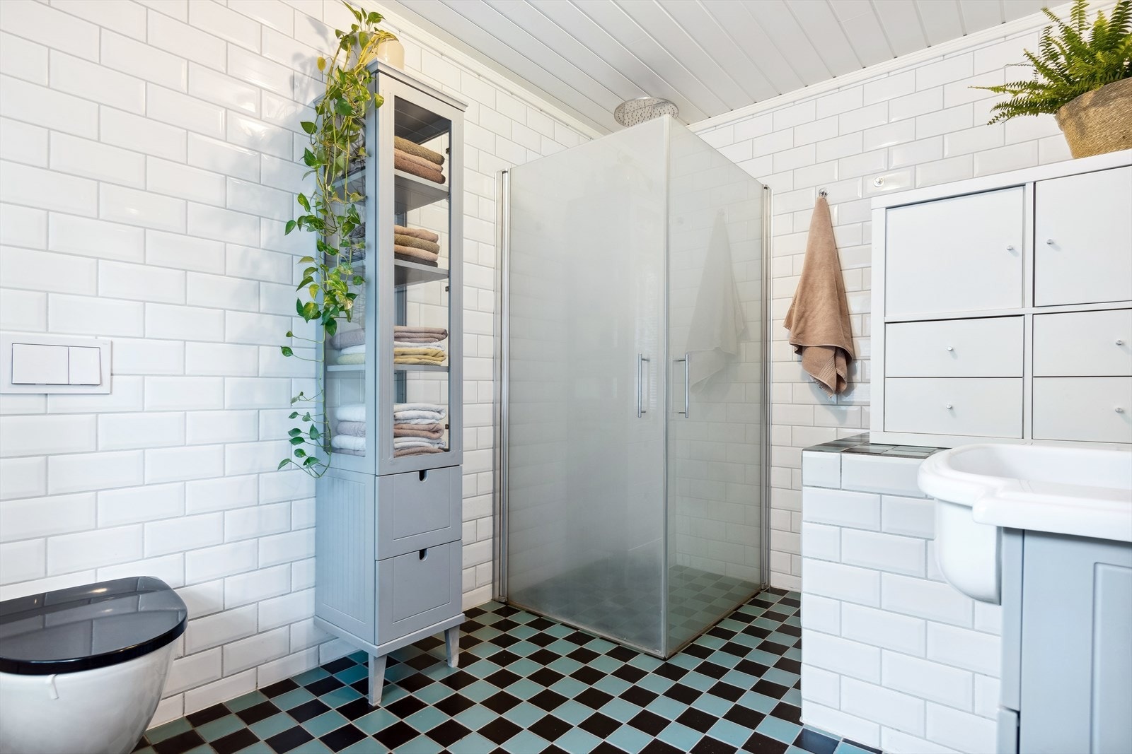 Badet har varme i gulv. Galleribilde