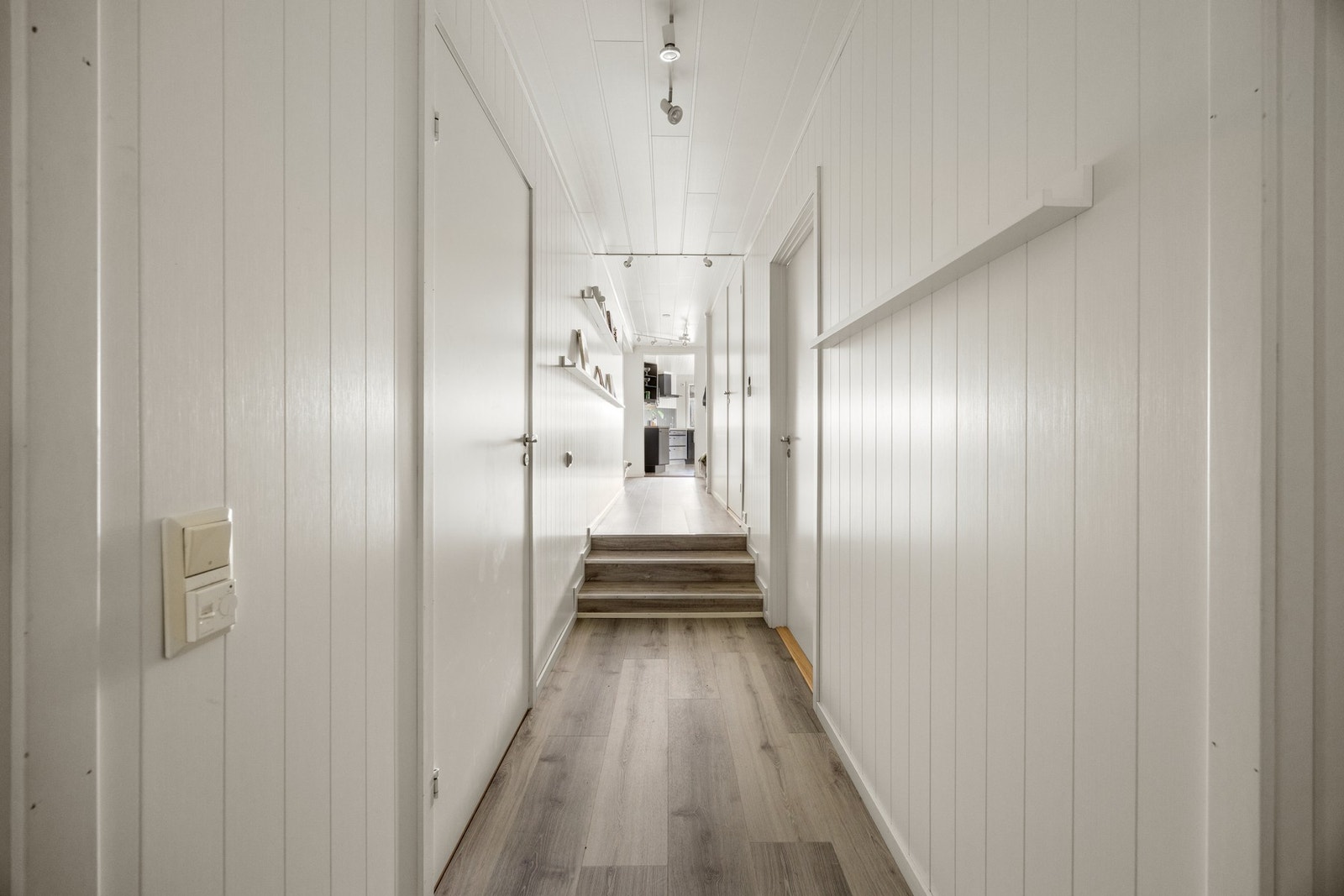 Gang - ca 12 kvm. Adkomst til soverom, boder og bad/WC. Galleribilde