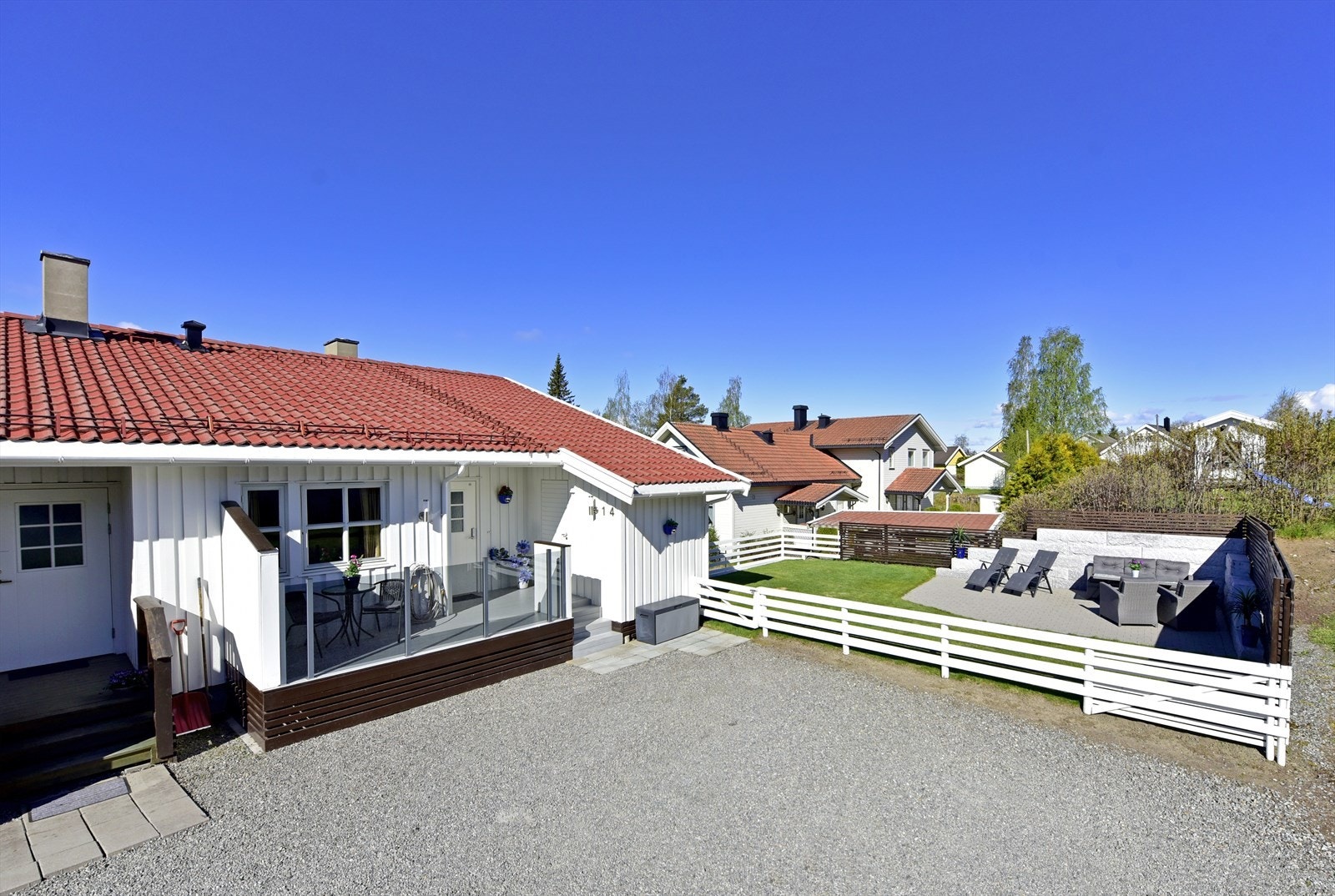 Oversikt over eiendommen og uteområdene. Galleribilde