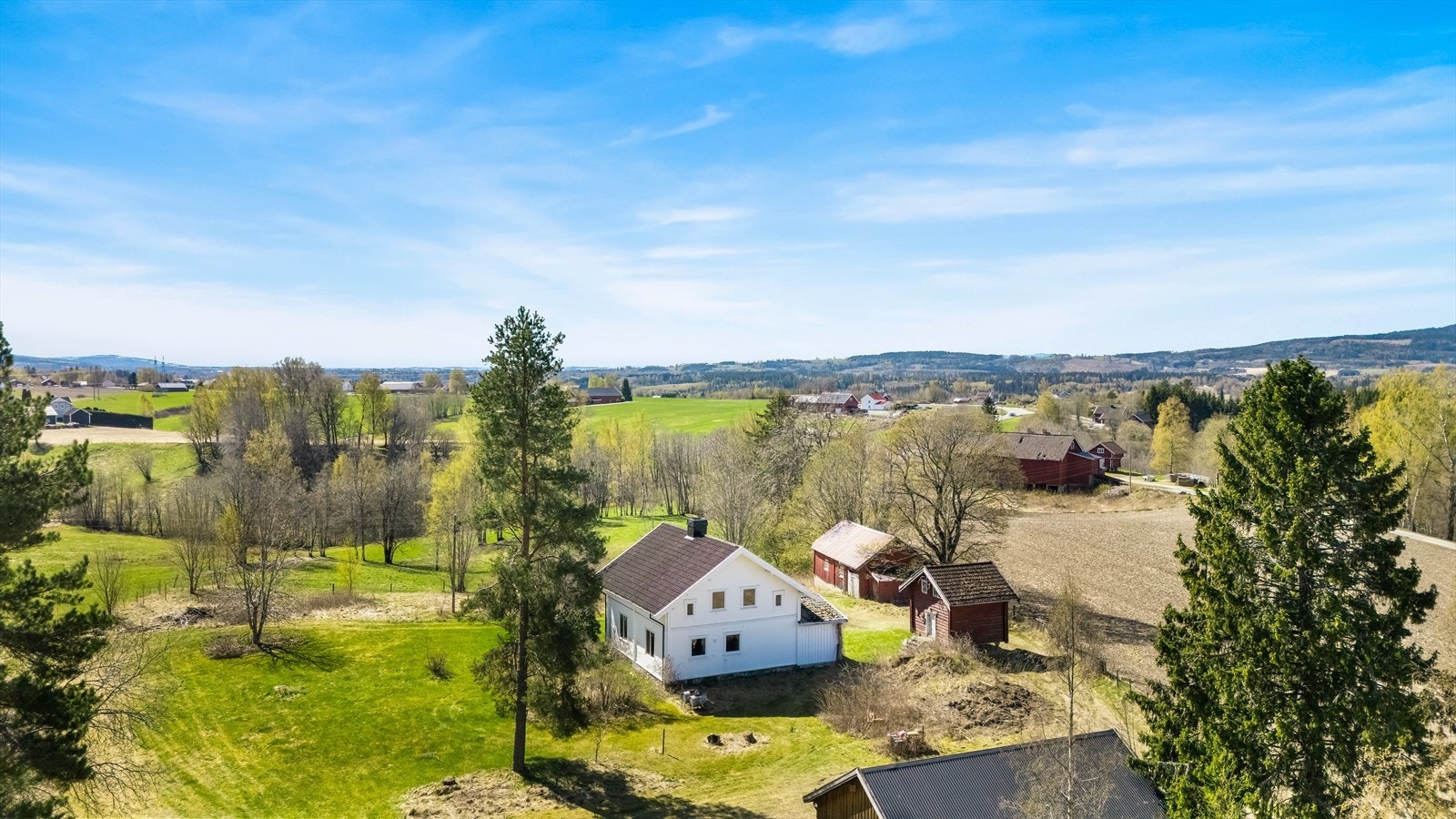 Et koselig og tradisjonelt småbruk med attraktiv beliggenhet på Minnesund. Galleribilde