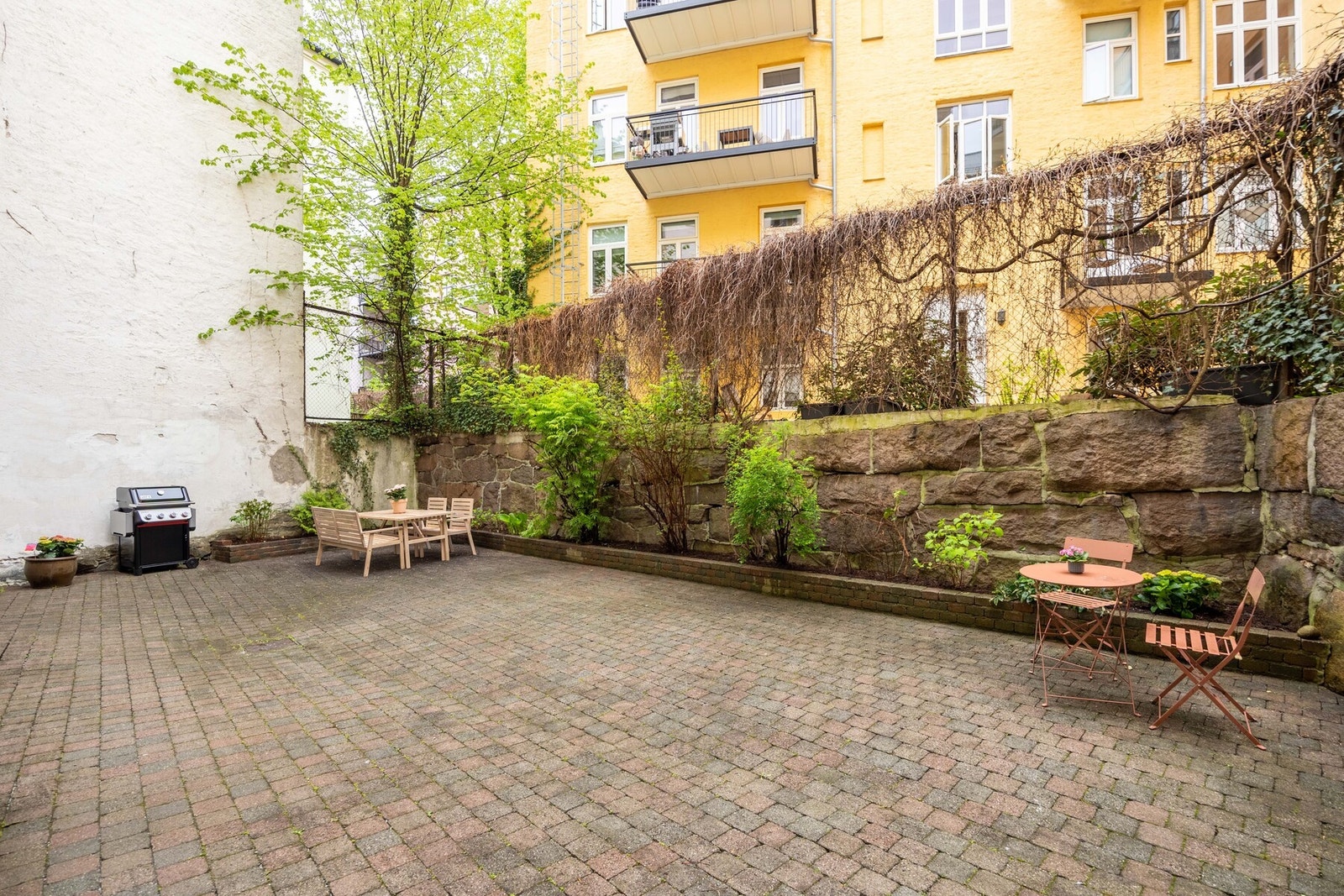 Veldrevet sameie med god økonomi og hyggelig bakgård. Galleribilde