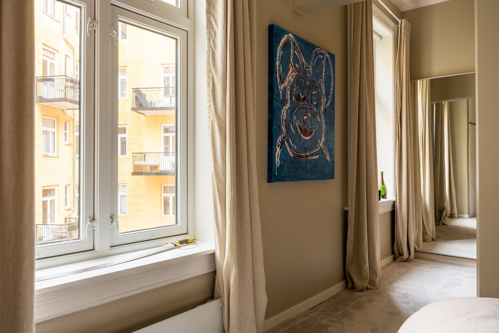 Videre tilkomst til stor garderobeløsning. Galleribilde