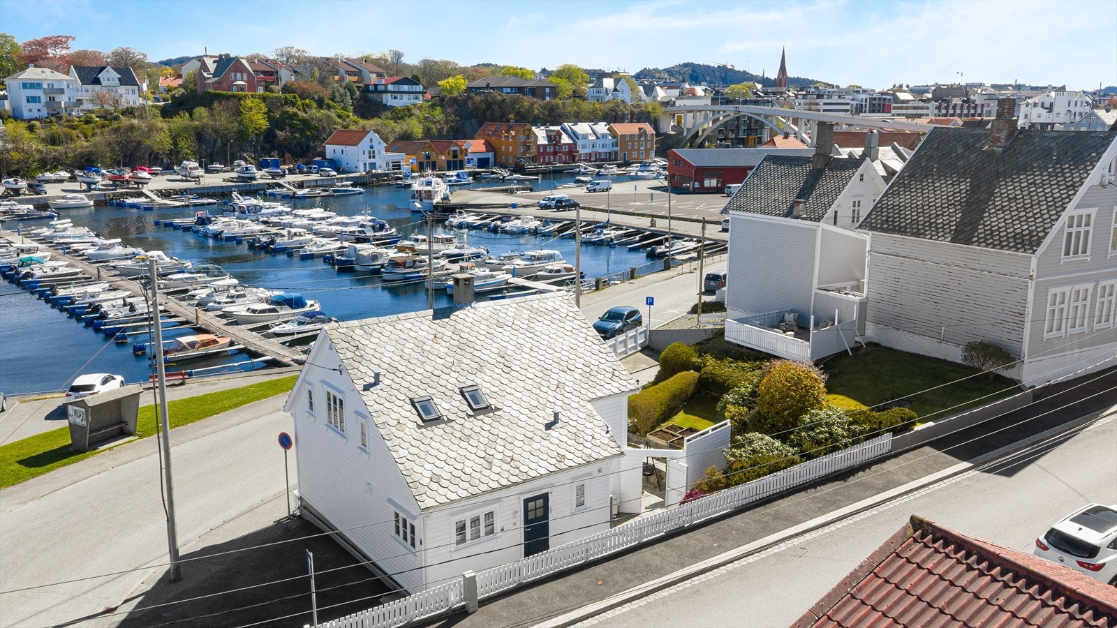 Beliggenheten på Hasseløy kombinerer maritim idyll med umiddelbar nærhet til bylivet. Galleribilde