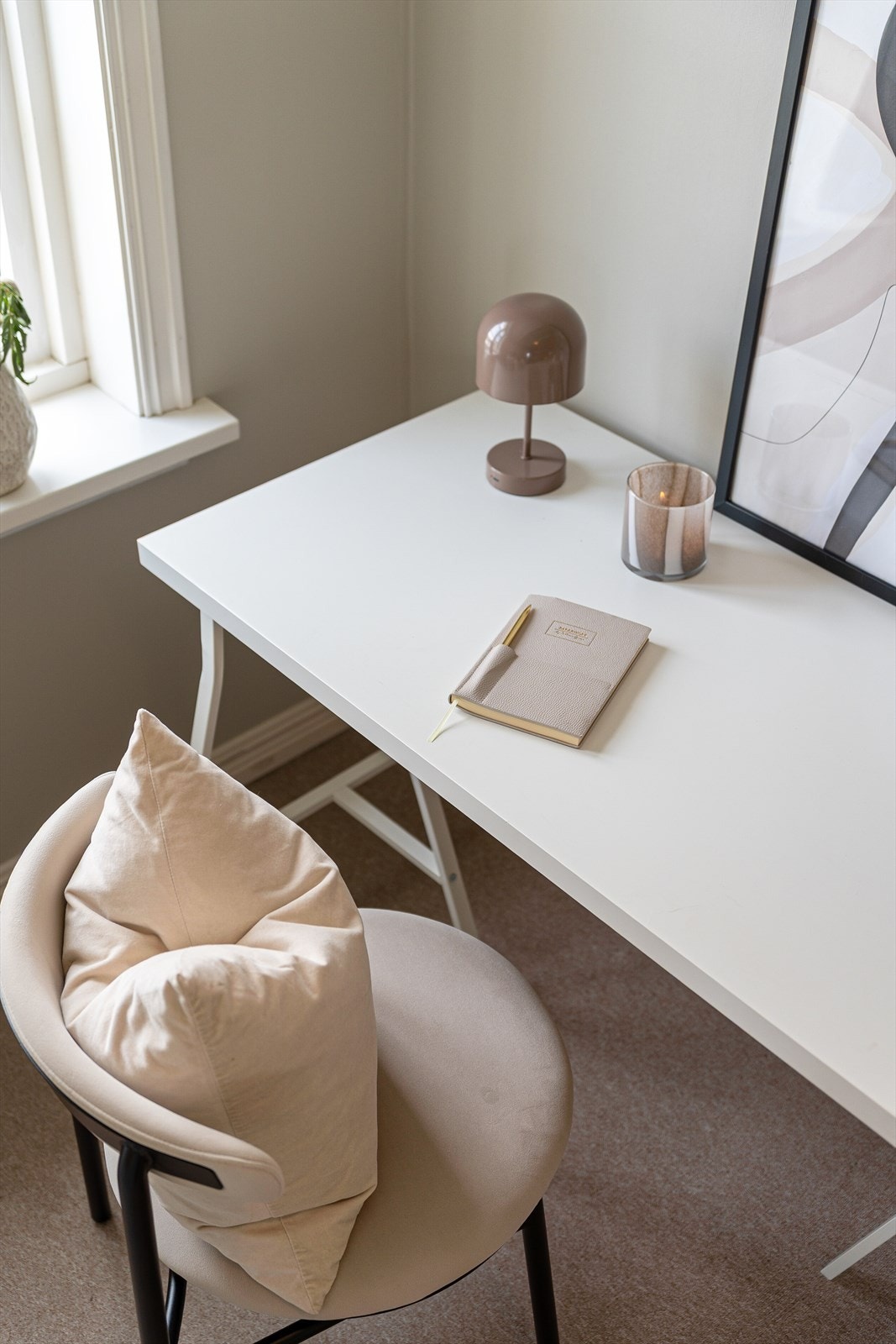 Her er det god plass til en arbeidsstasjon. Galleribilde