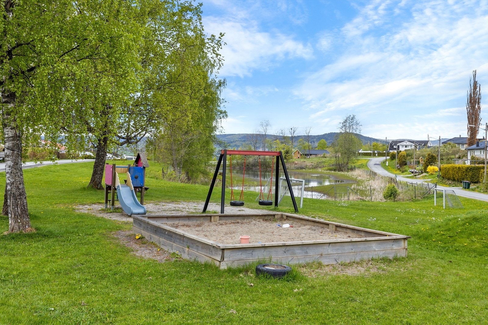 I nærområdet finnes det lekeplass for de minste. Galleribilde