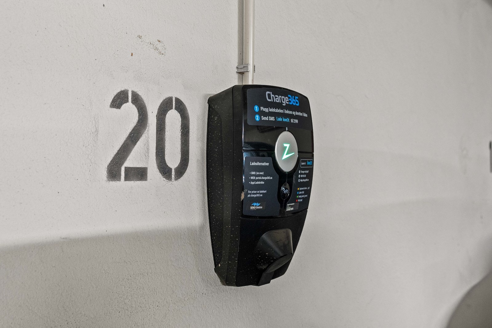 Her er det installert elbil-lader. Galleribilde