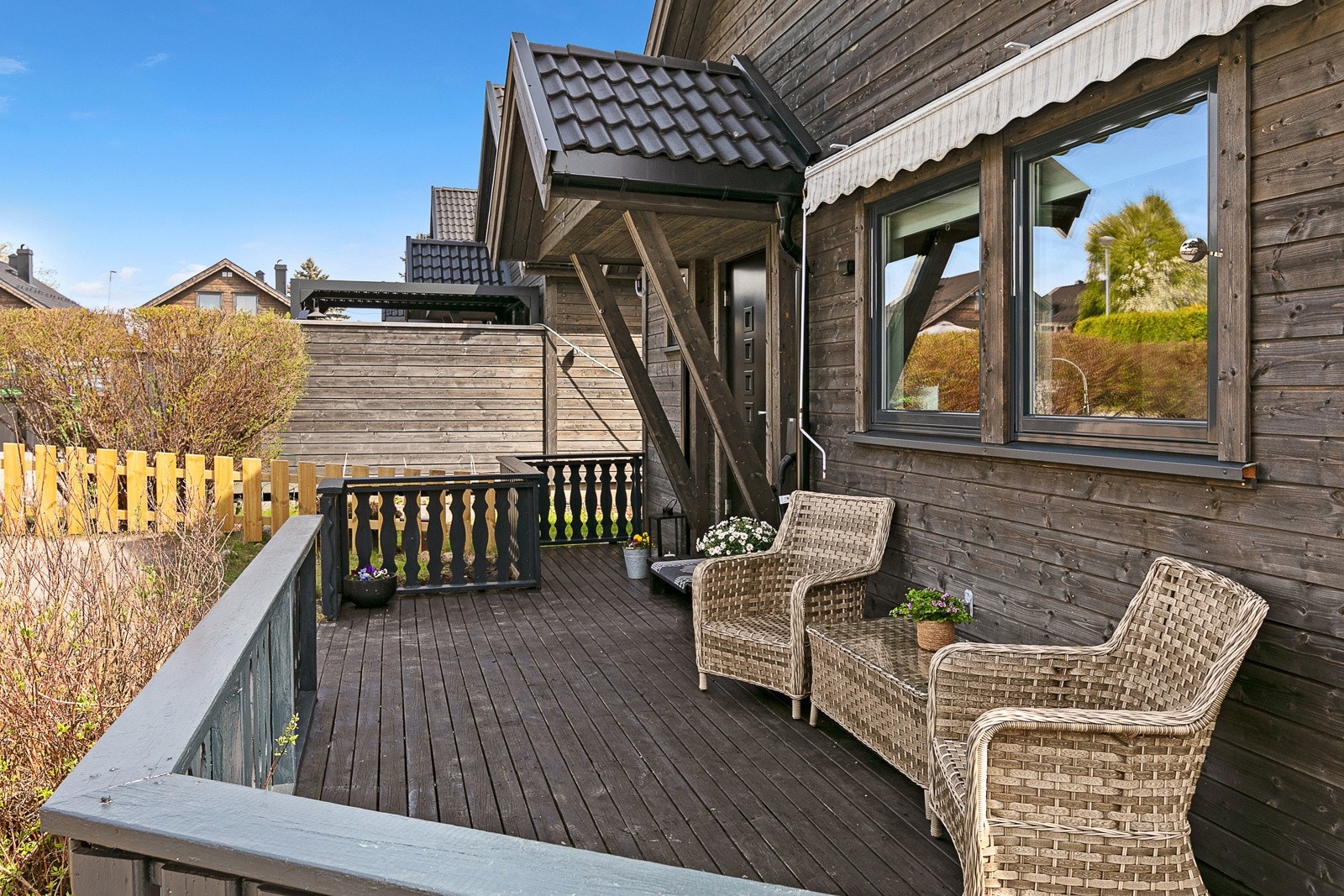 Terrasse ved inngangspartiet Galleribilde