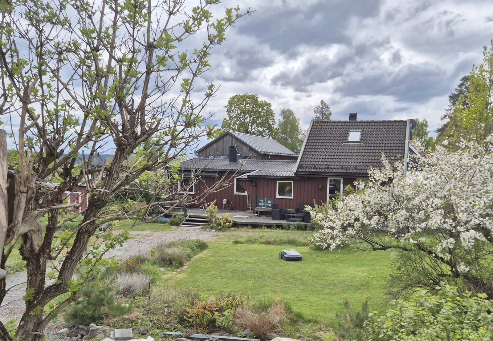 Velkommen til Solhaugveien 14 - Presentert av Anniken Øderud v/Krogsveen Nesodden. Galleribilde