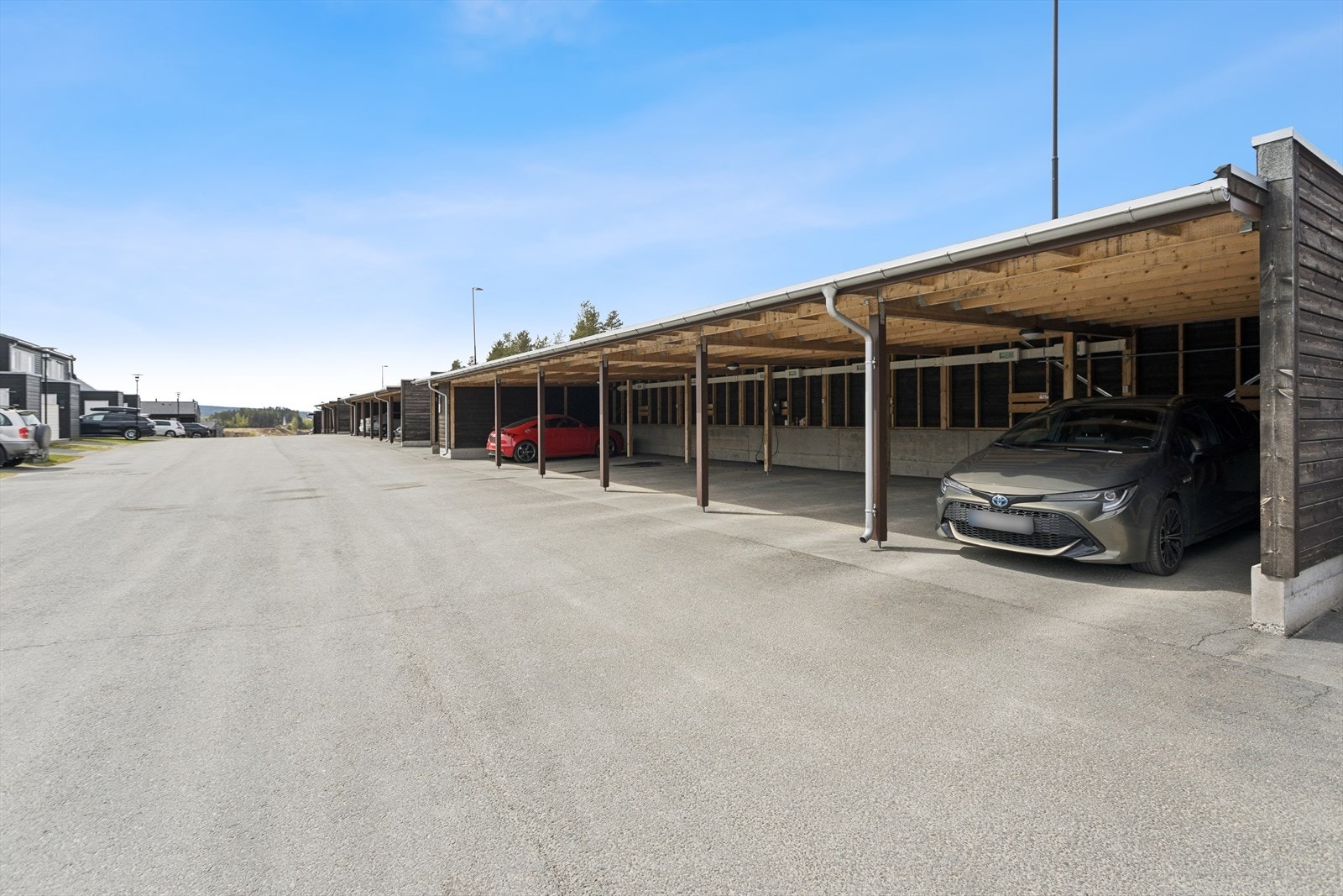 Plass i carportanlegg Galleribilde