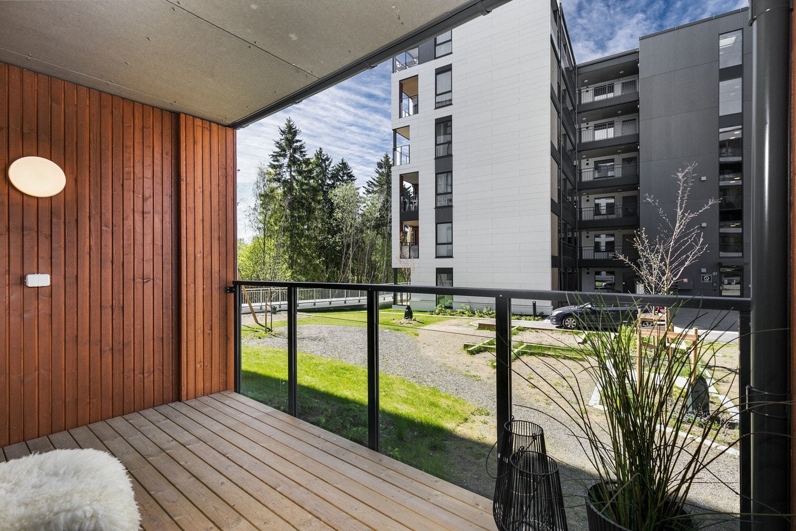 Utgang til flott vestvendt balkong på 8 kvm Galleribilde
