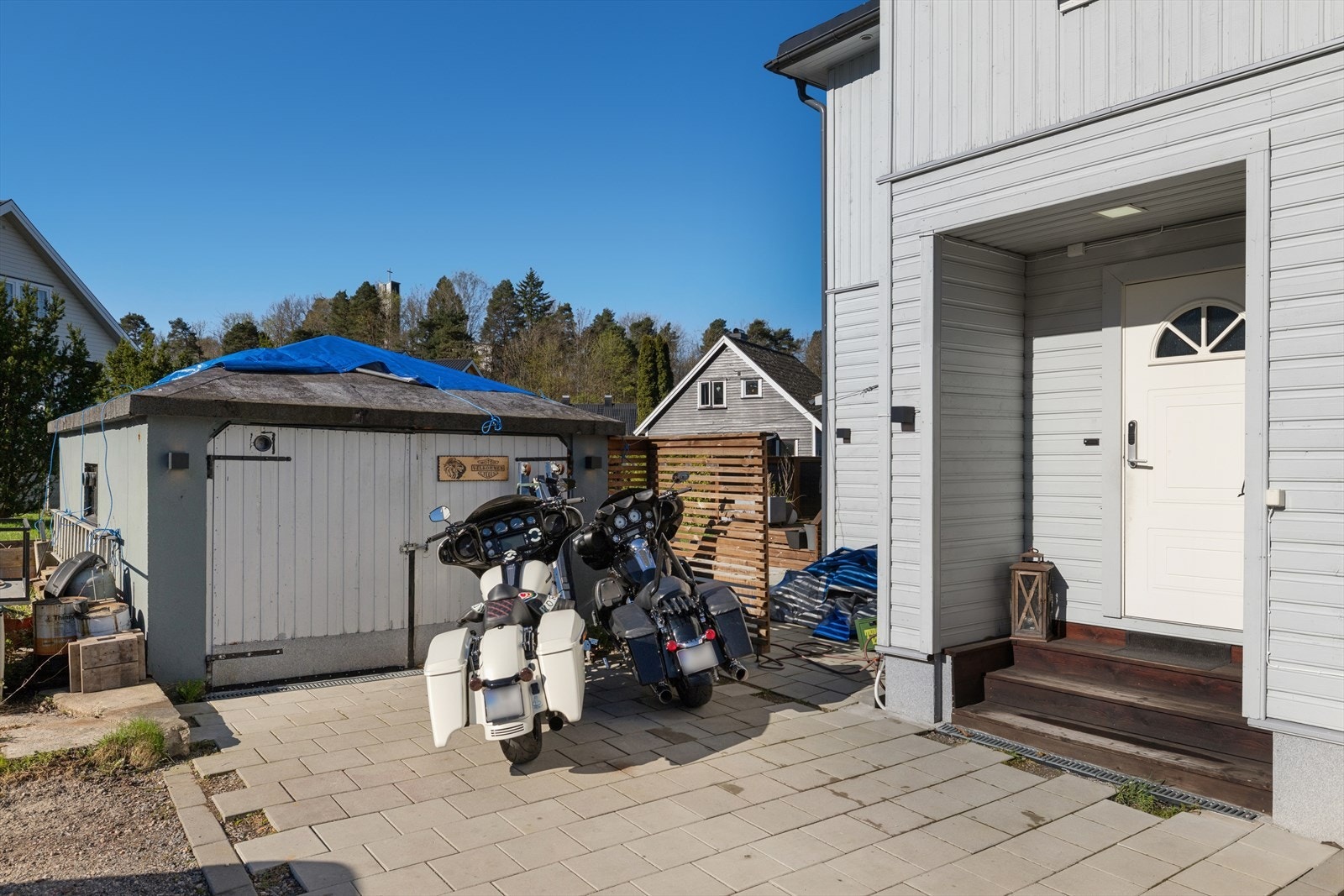 Inngangsparti til 1 etg./ Velkommen inn! Galleribilde