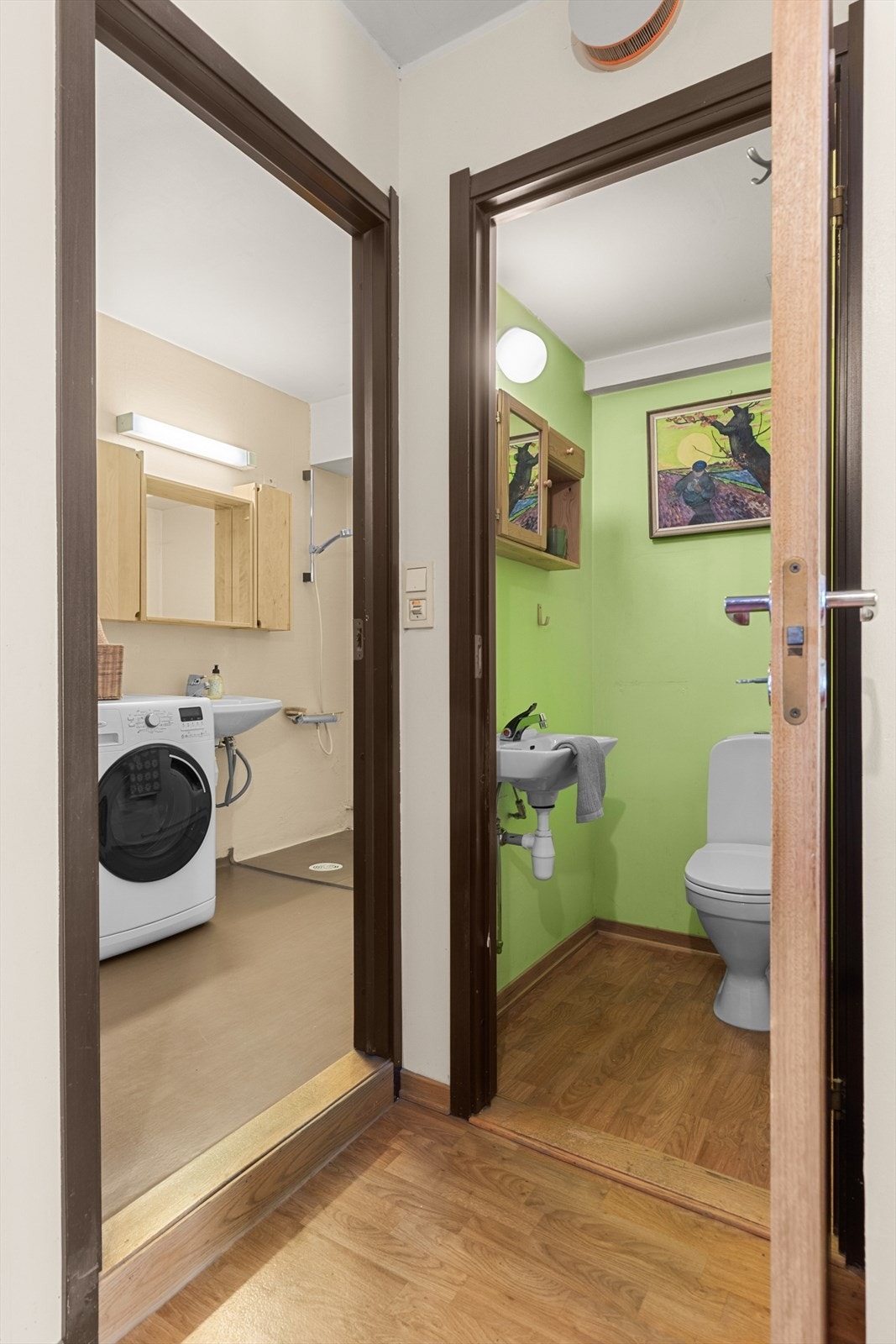 Hovedetasjen har et separat toalett i tillegg til badet. Galleribilde