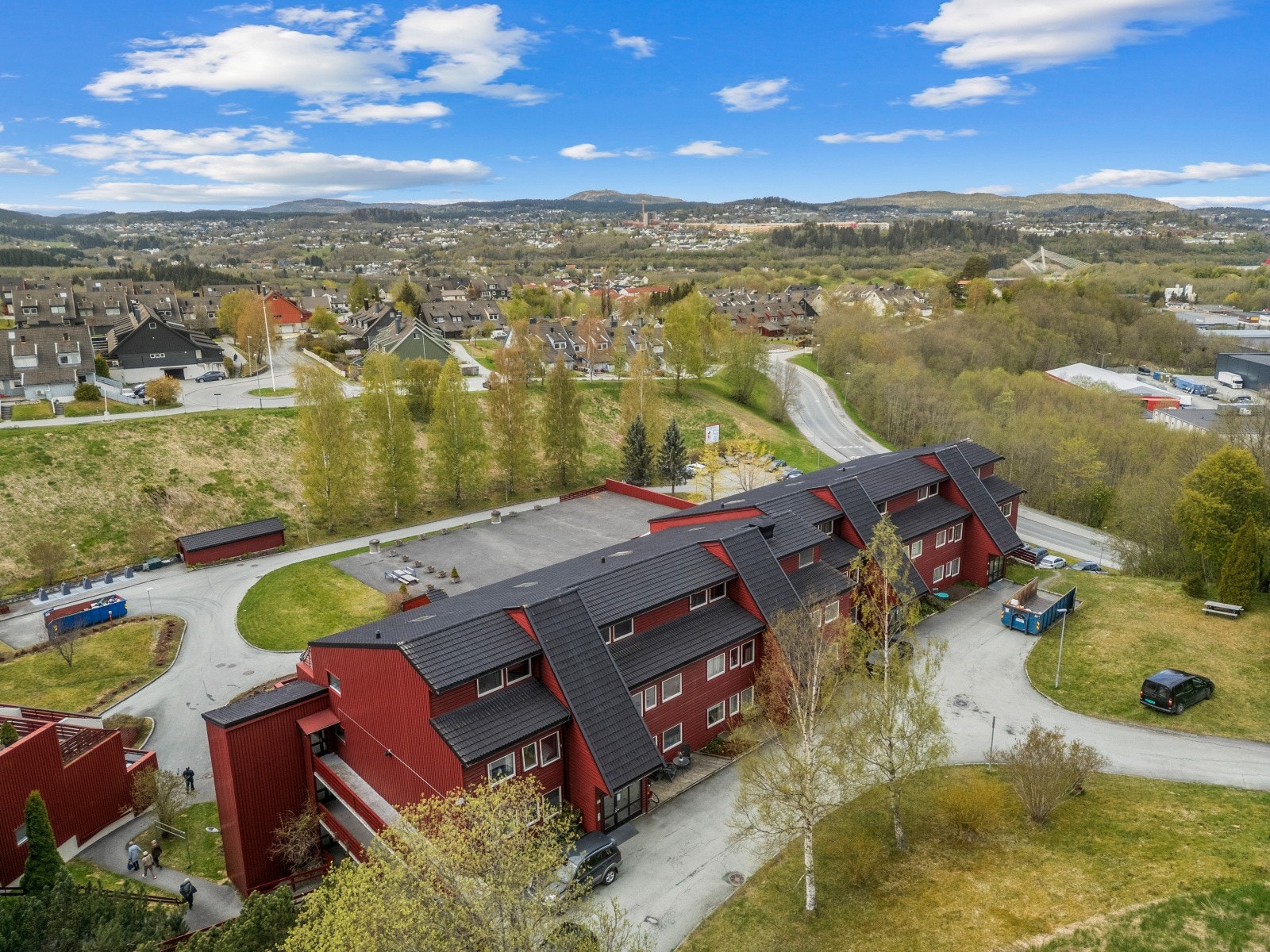 Fra Nordslettvegen er det kort vei til både Nardo Senteret og turstier langs Nidelva. Galleribilde