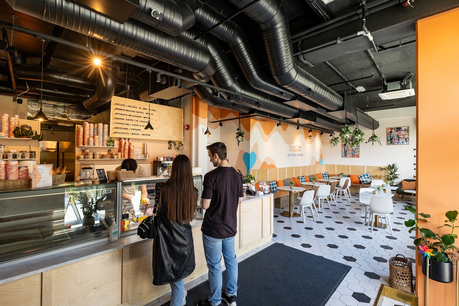 Happis Gelaeria er et steinkast unna leiligheten. En hyggelig og barnevennlig kafé, som i tillegg har Oslos beste iskrem/gelato Galleribilde