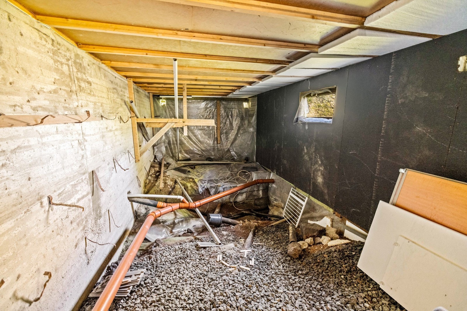 Krypkjeller under deler av boligen med adkomst fra utsiden. Galleribilde
