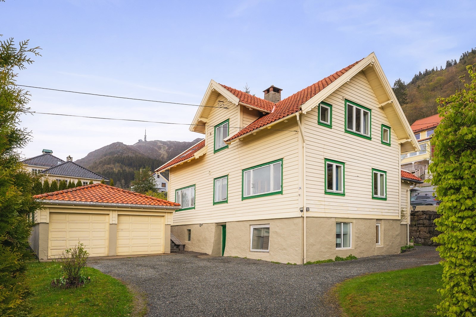 Velkommen til Landåslien 76 - Presentert av Martin Høgøy Bjørkbom for Eiendomsmegler Norge! Galleribilde
