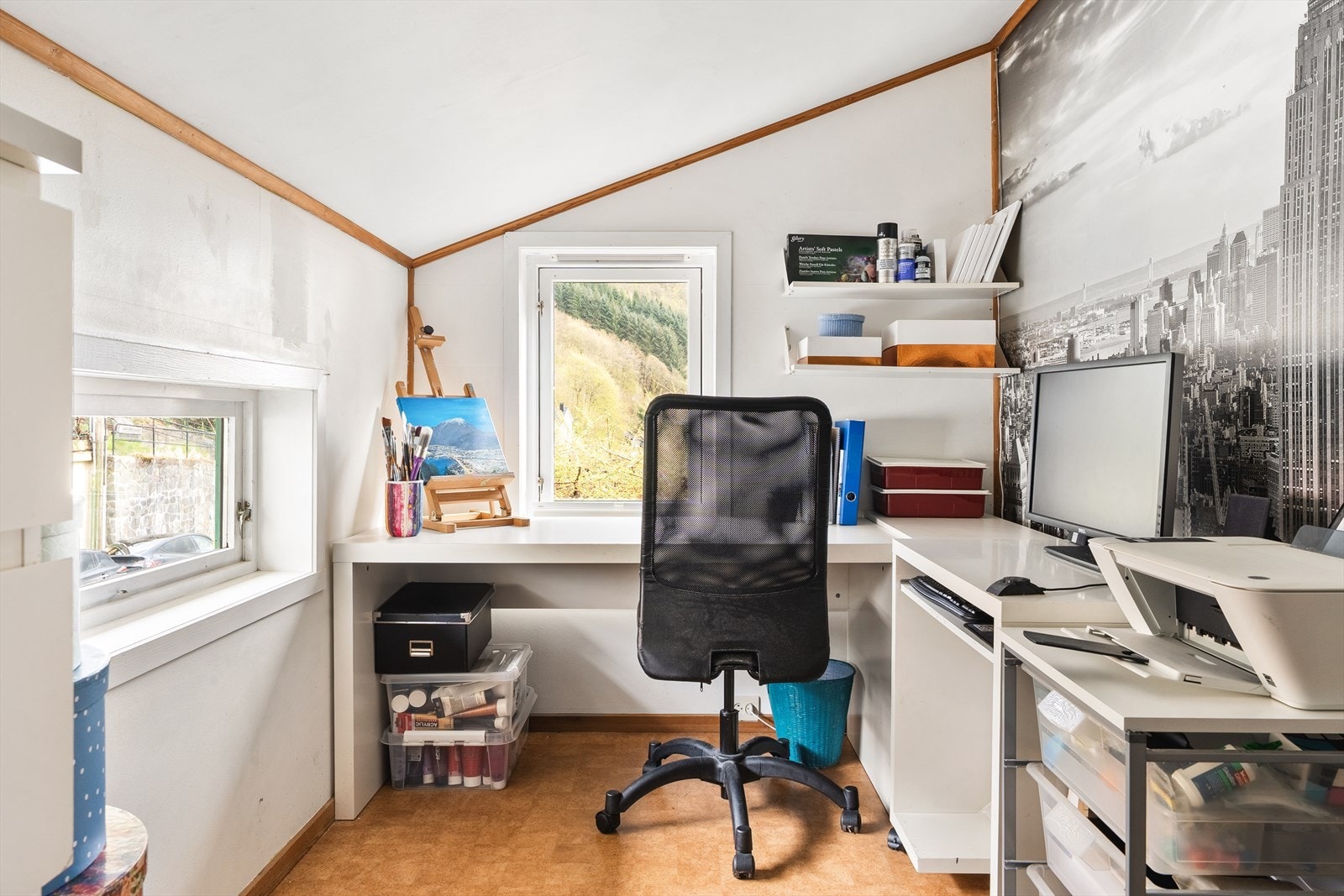 Eget kontorrom på ca. 5 kvm med fleksible bruksmuligheter. Galleribilde