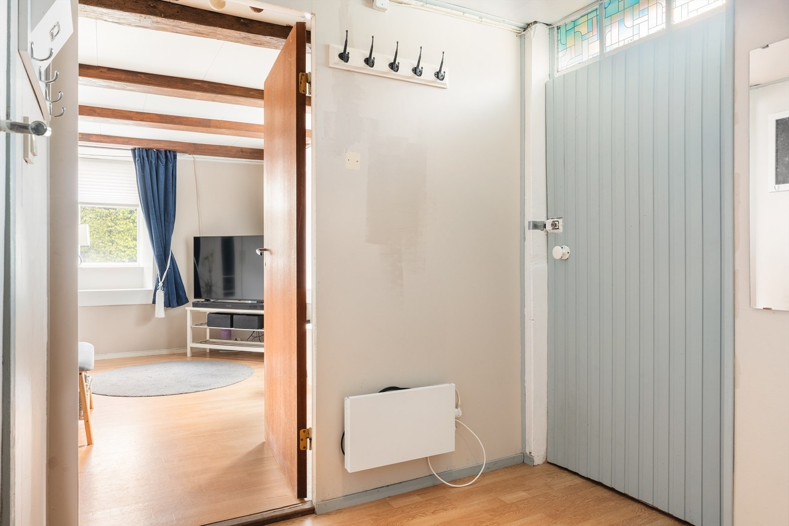 Fra underetasjen er det direkte utgang til uteområdet. Galleribilde