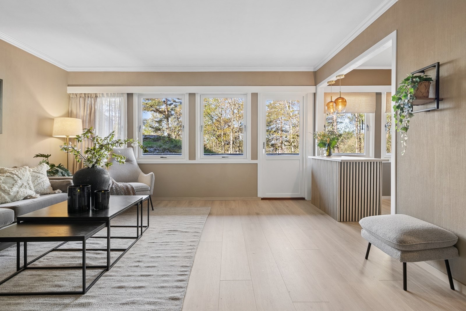 Utgang til veranda direkte i fra stuen Galleribilde