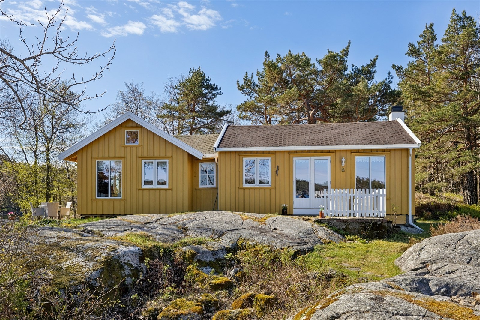 En idyllisk og unik plassering i et attraktivt hyttefelt. Galleribilde