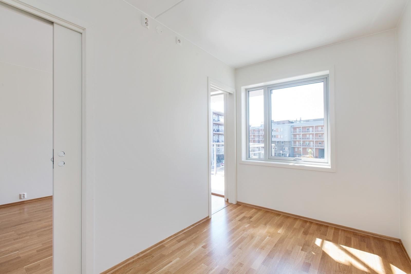 Soverom med inngang fra to sider Galleribilde