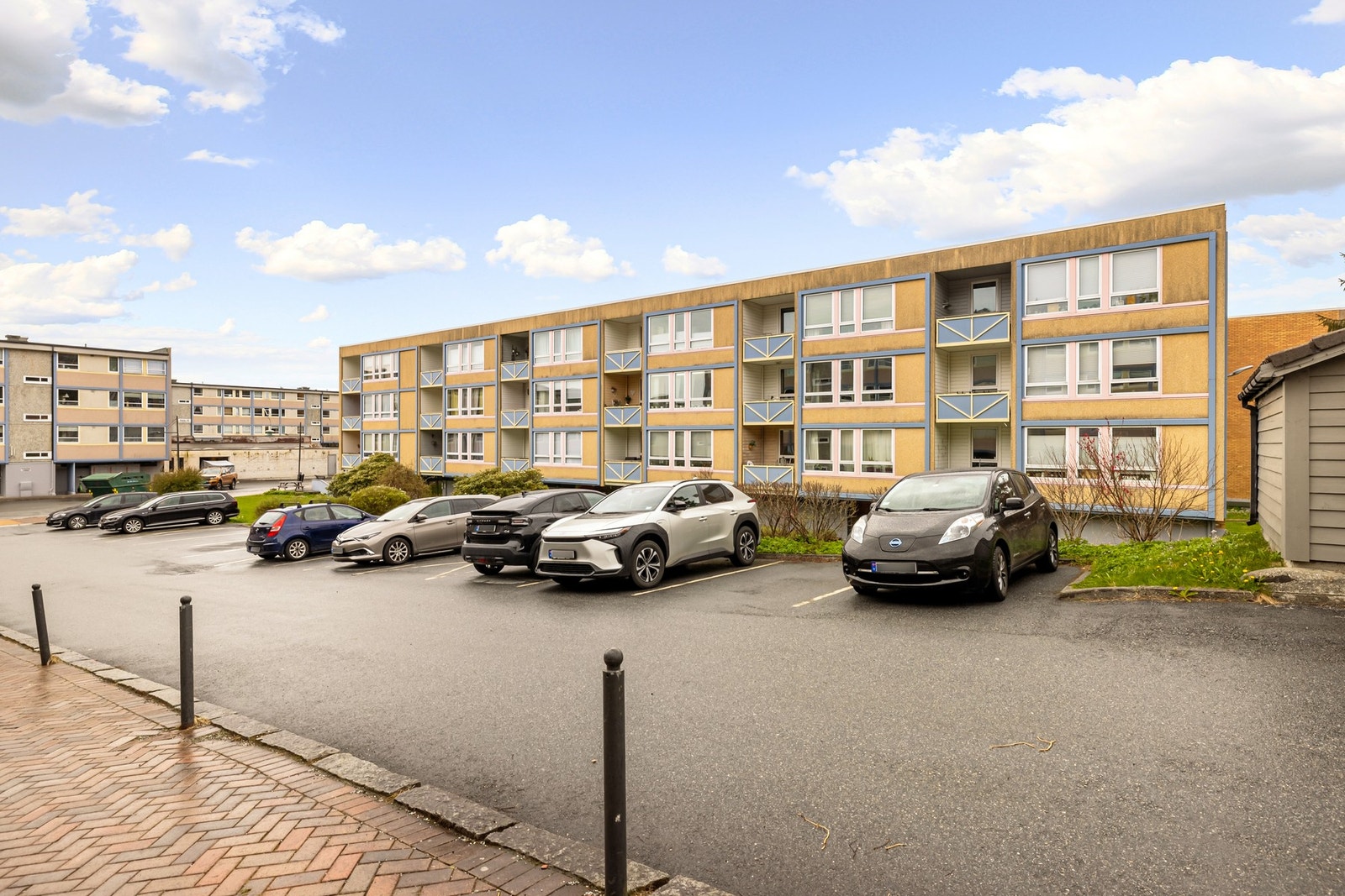Soneparkering i borettslaget for kun kr. 600,- i året. Galleribilde