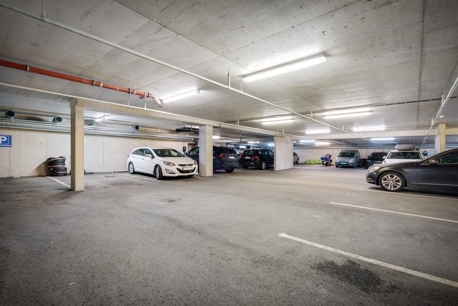 - Fast parkerings plass i lukket garasjeanlegg - Galleribilde