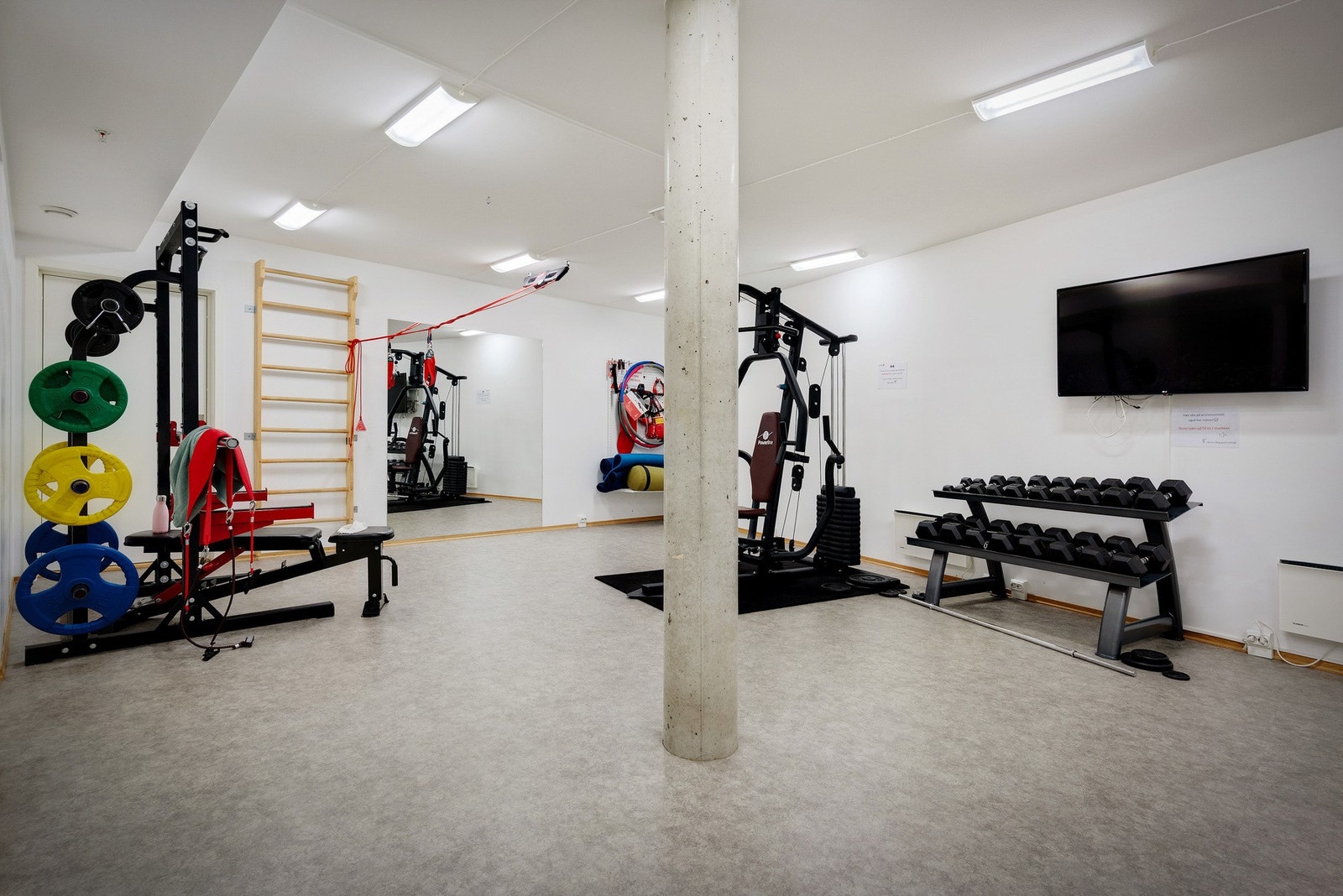 - Sameiet har eget treningsrom som er godt utstyrt - Galleribilde