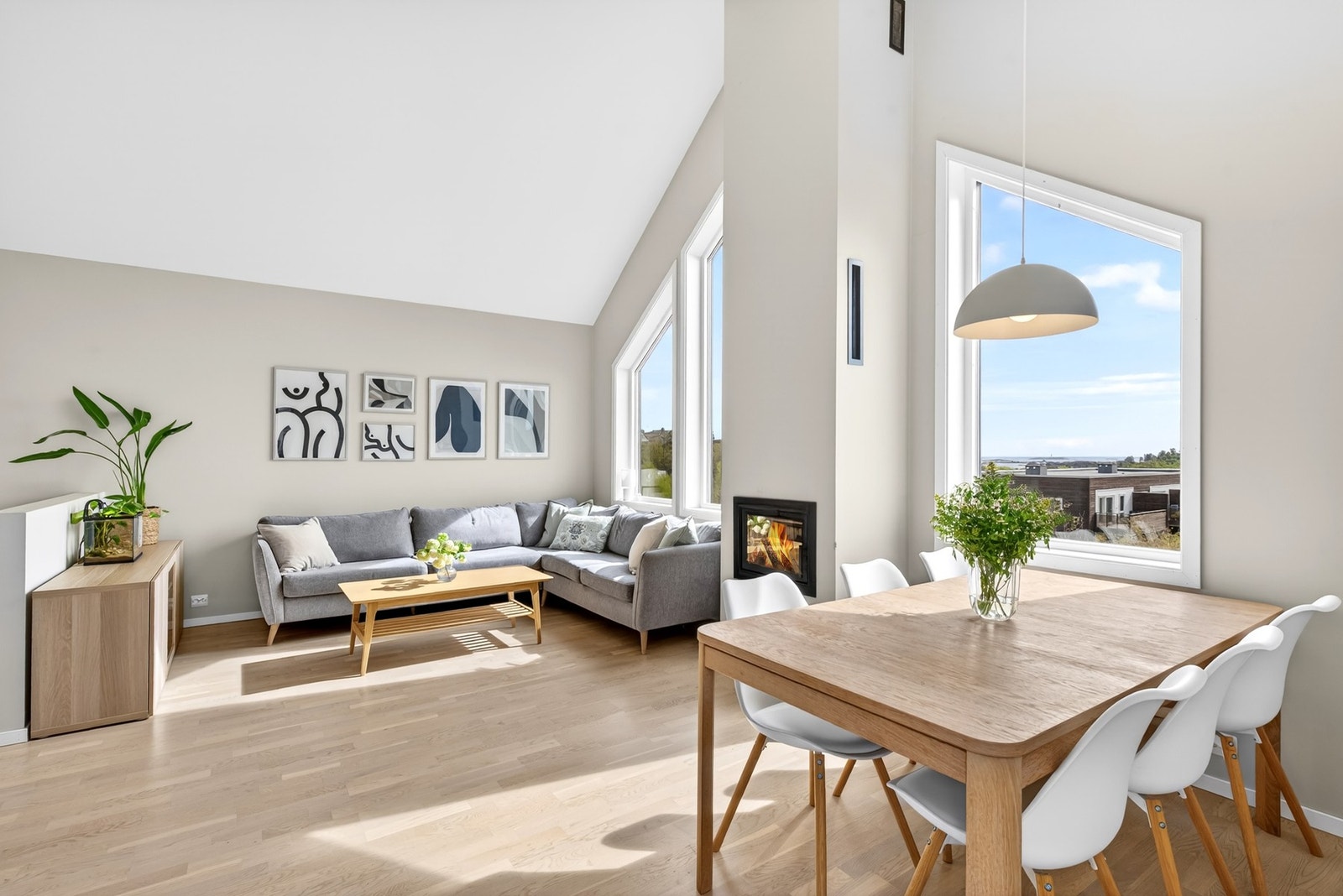 God plass til spisestue. Galleribilde