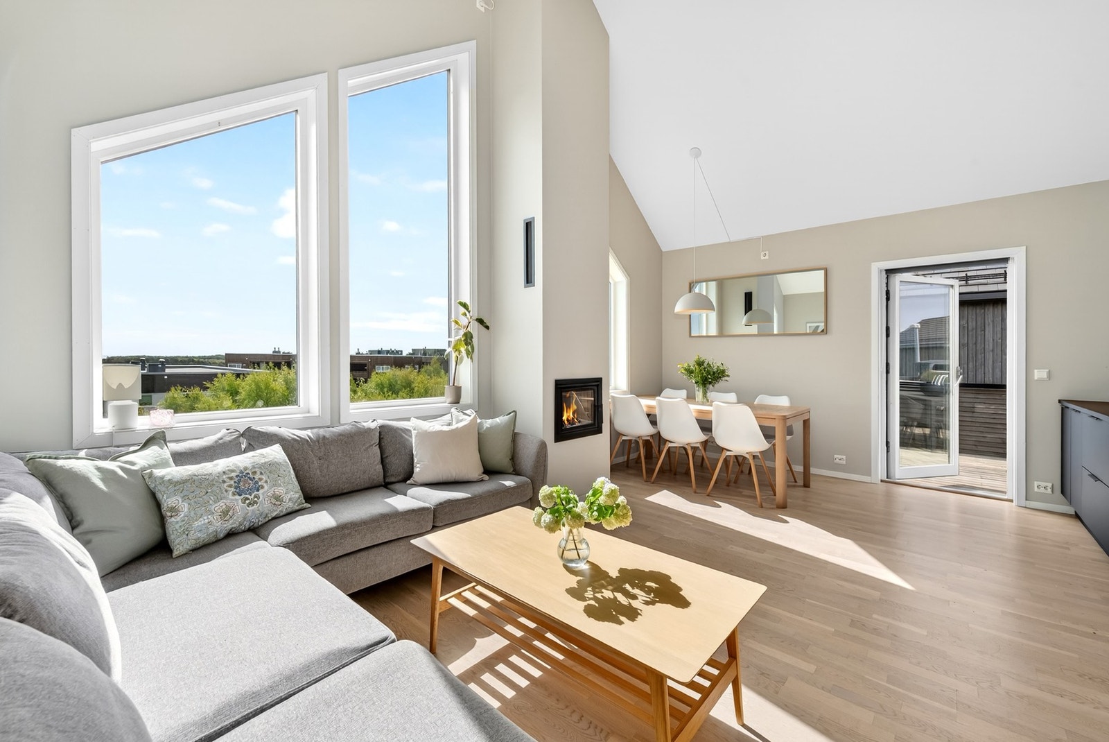 Innbydende og flott - både til hverdags og ved sosiale sammenkomster. Galleribilde
