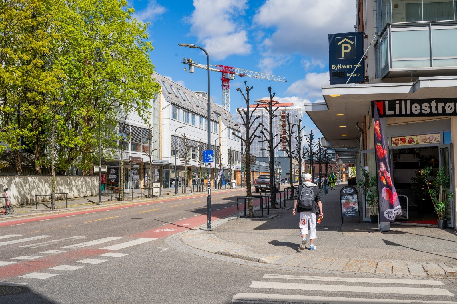 Kort gangavstand til dagligvarebutikker som Kiwi som kun er en kort spasertur unna. Galleribilde