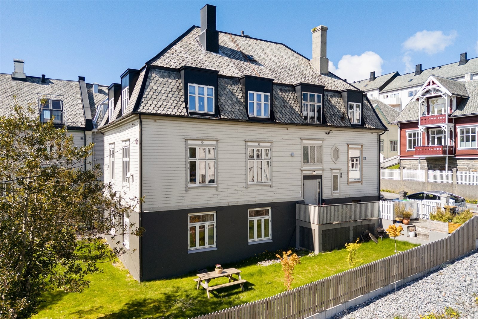 Leiligheten ligger i byggets førsteetasje og går over 69 kvadratmeter. Galleribilde