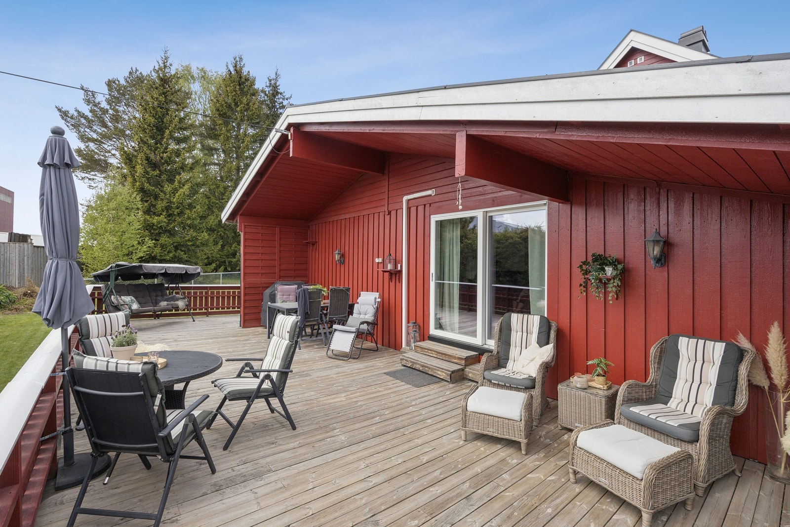 Boligen har terrasse areal på ca. 130 kvm. Som gir god boltreplass. Galleribilde