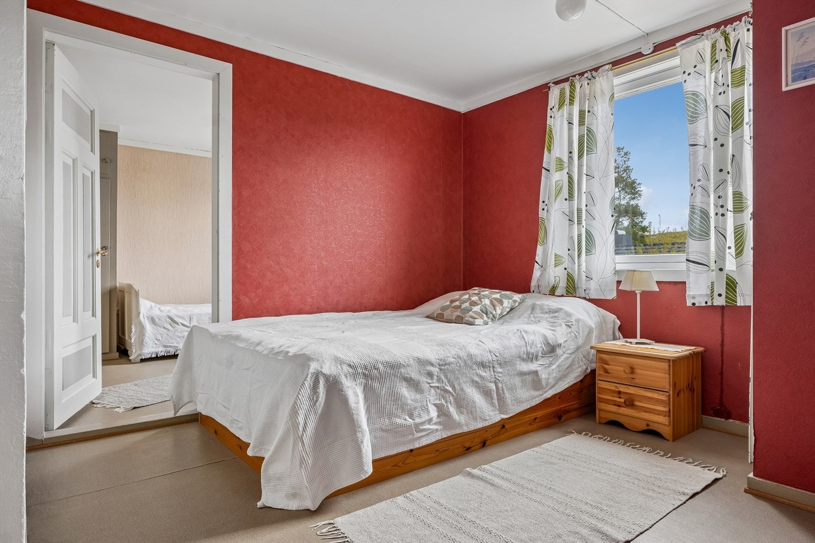 Soverom 4 i 2.etasje med gjennomgang til soverom 5. Galleribilde