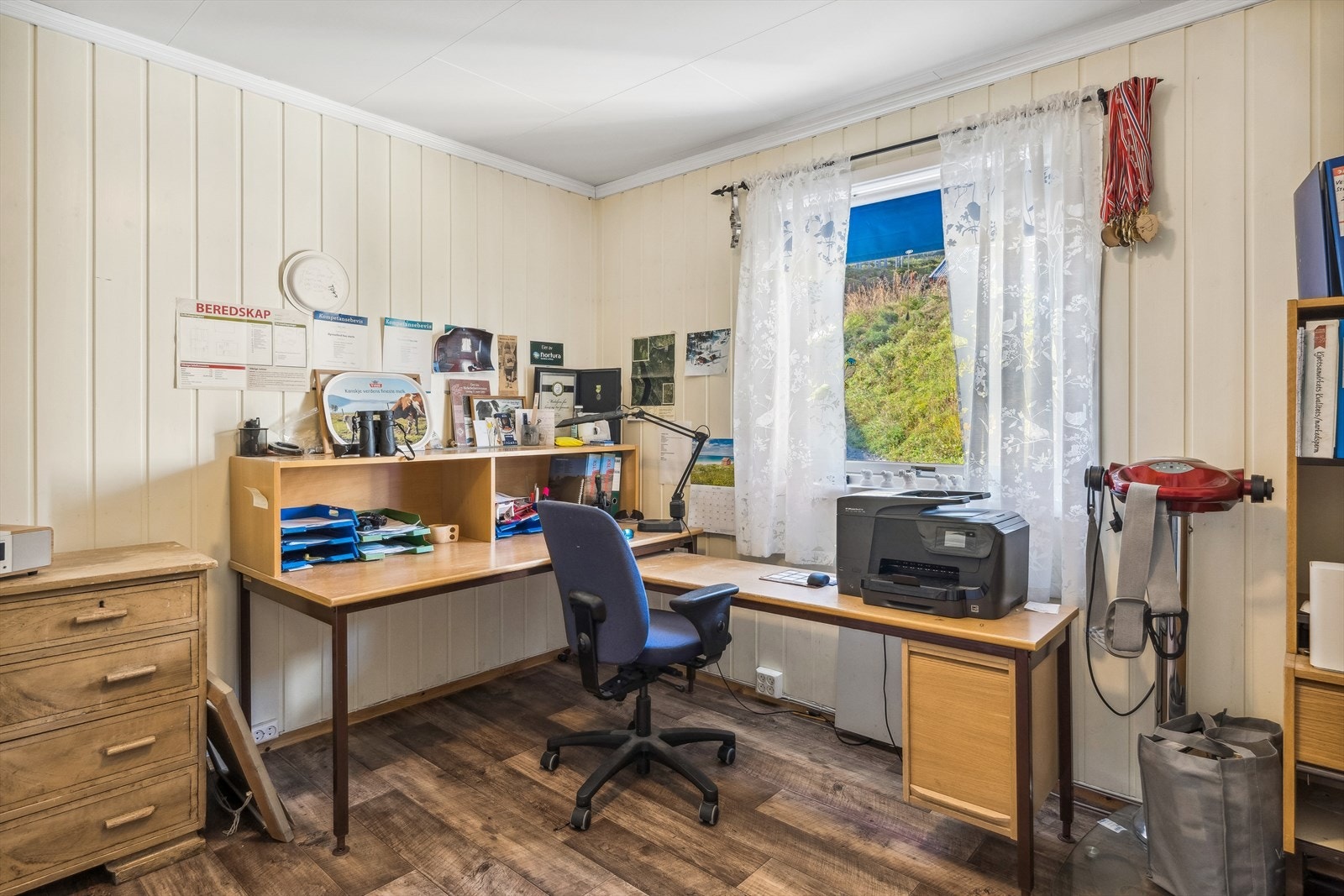 Kontor/soverom/stue 1. etg Galleribilde