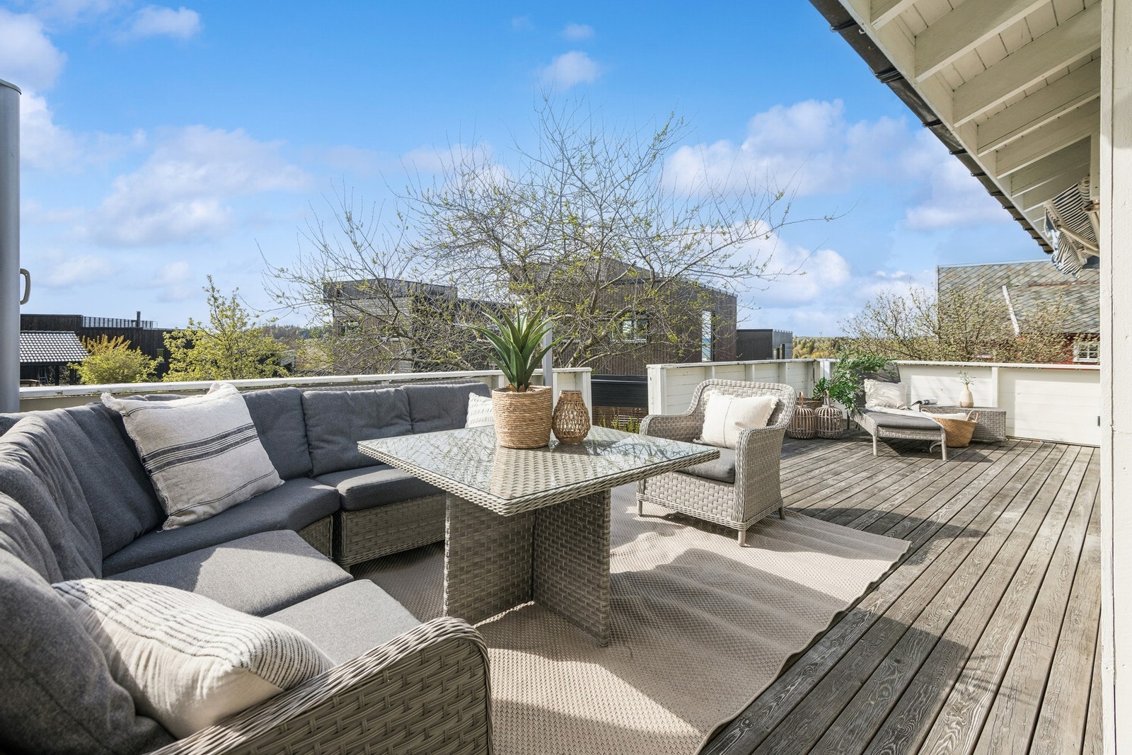 Romslig terrasse Galleribilde
