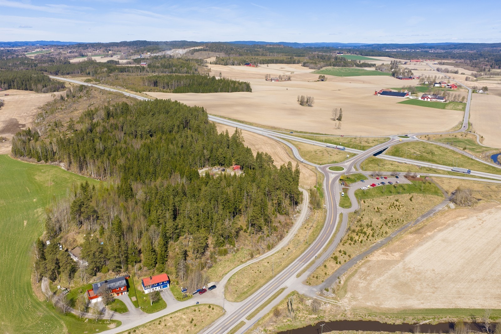 Området tilbyr lett tilgang til både naturskjønne turområder og moderne fasiliteter. Galleribilde